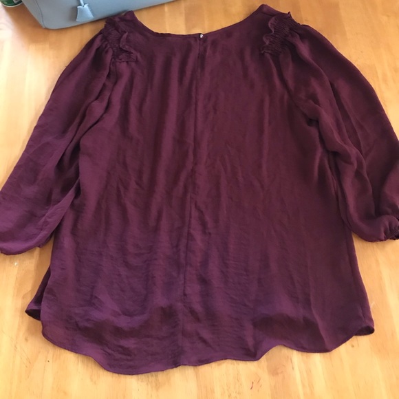 blouse - Picture 3 of 4